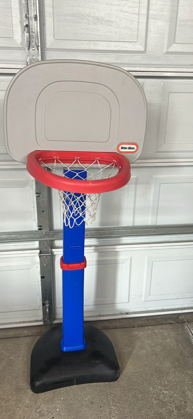 Little Tikes Adjustable Height Basketball Hoop
