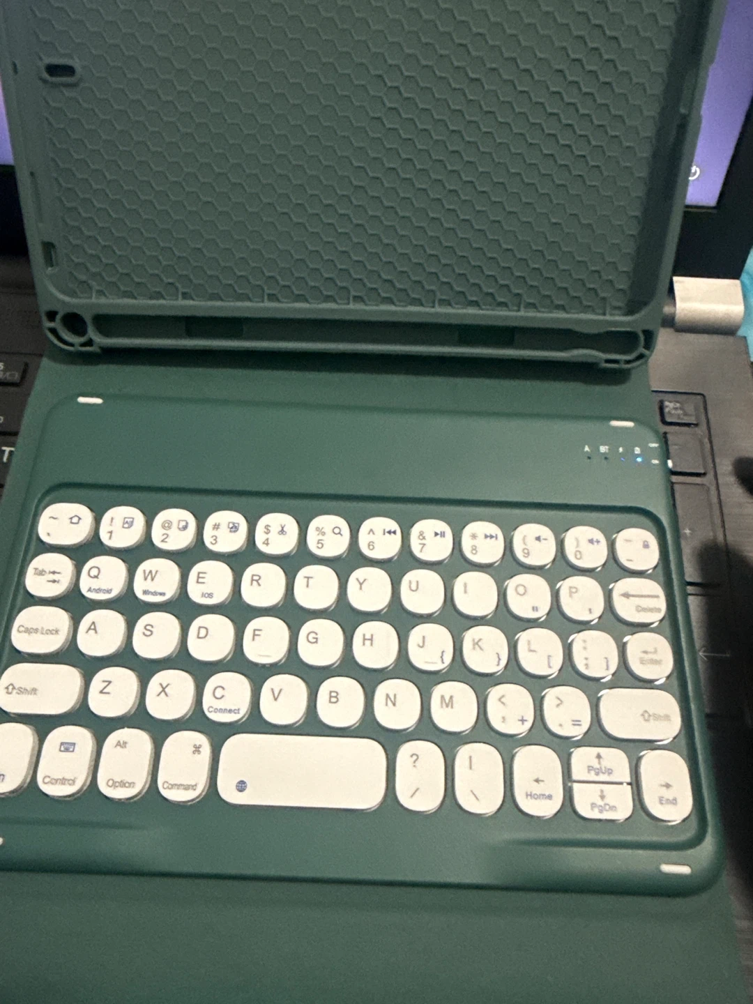 Green Tablet Keyboard Case - photo 3