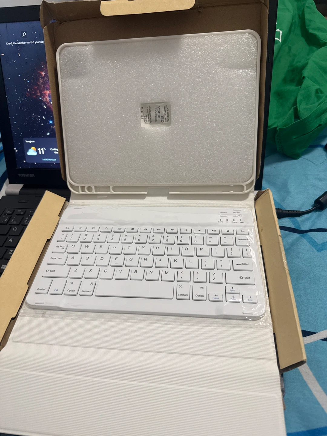 White Wireless Keyboard with Case