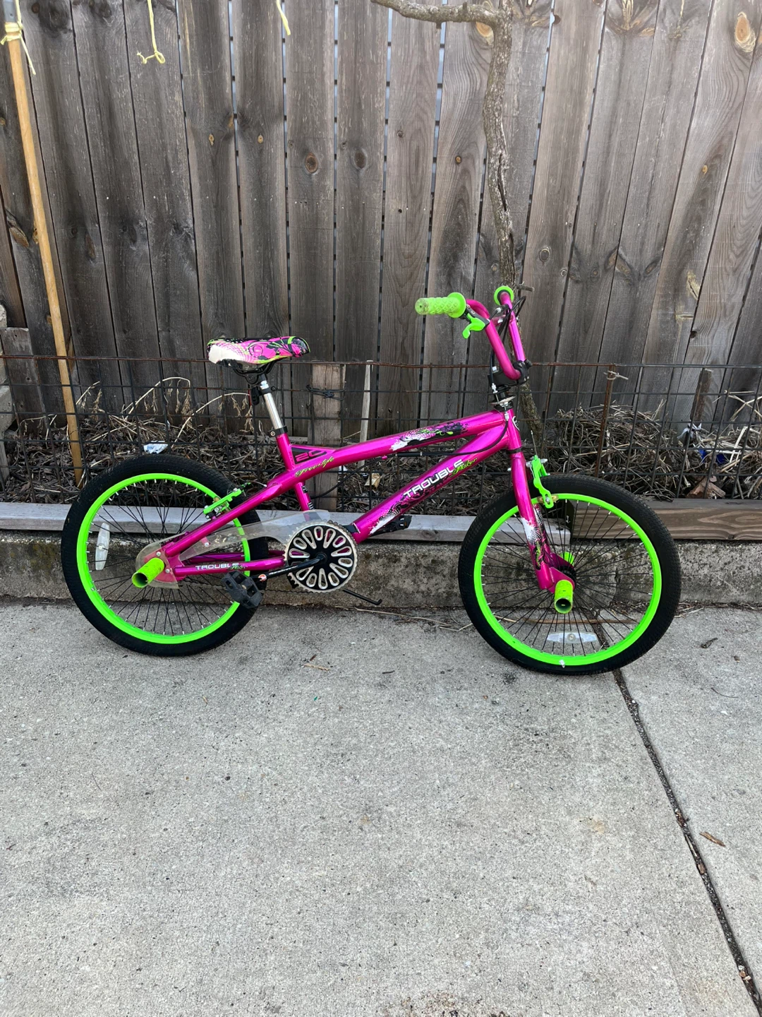 Trouble BMX Bike - Pink and Green🥕