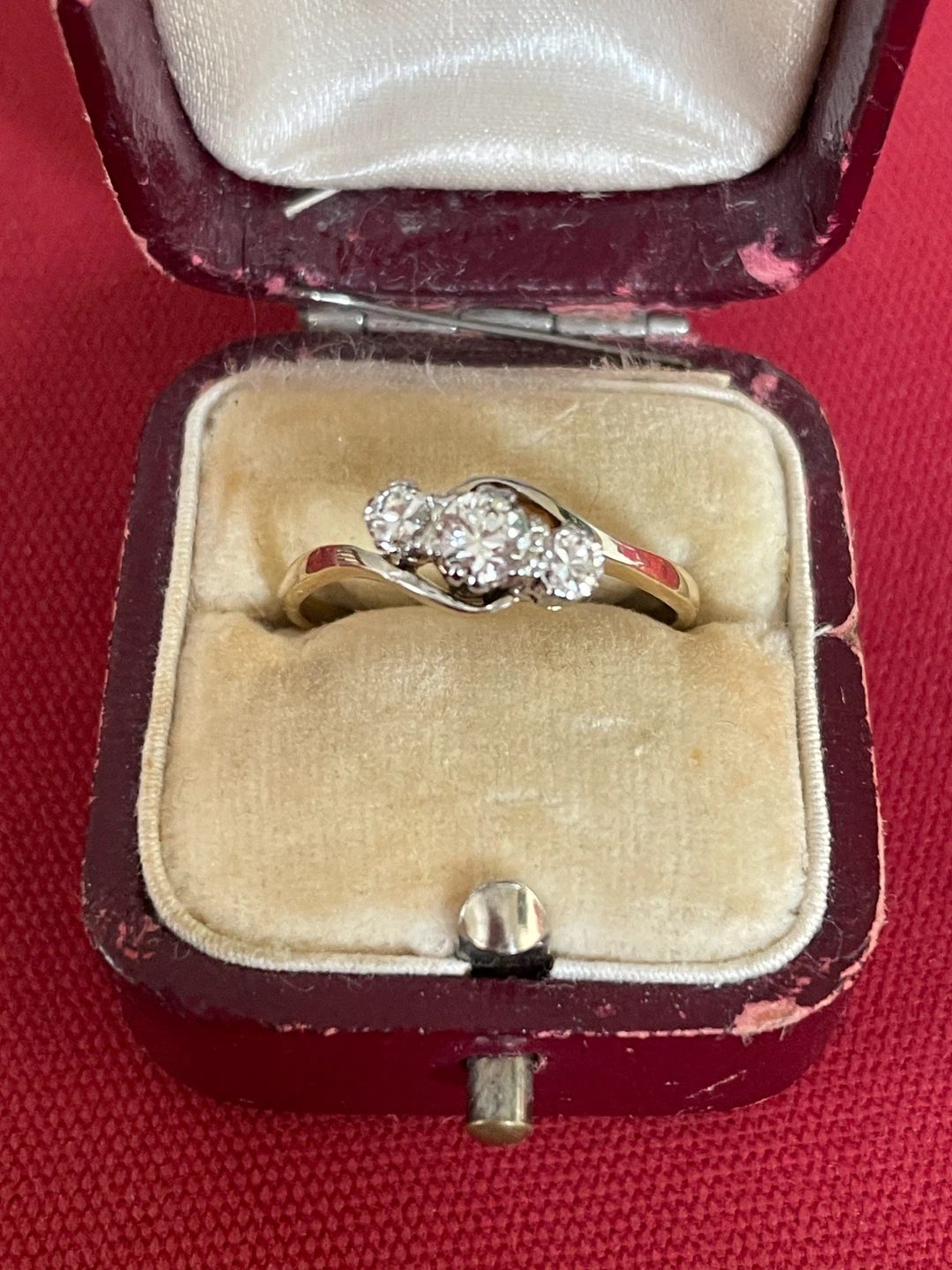 18k Gold Natural Diamond Trilogy Vintage Ring Size 7 - photo 2