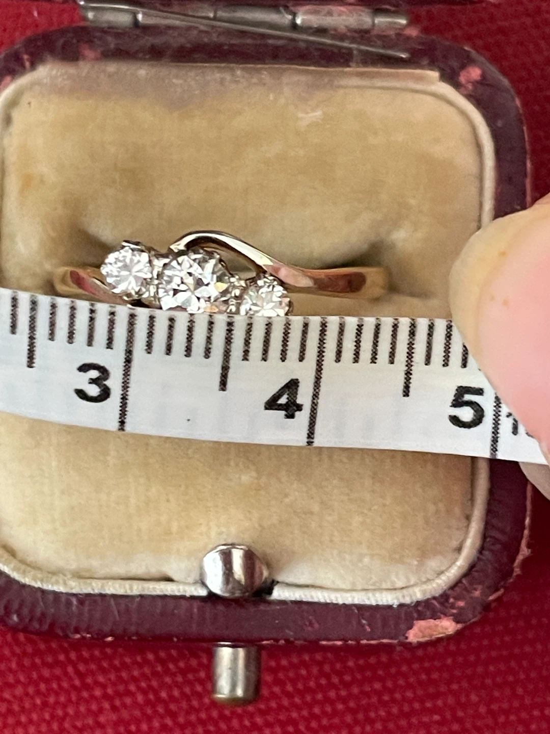 18k Gold Natural Diamond Trilogy Vintage Ring Size 7 - photo 4