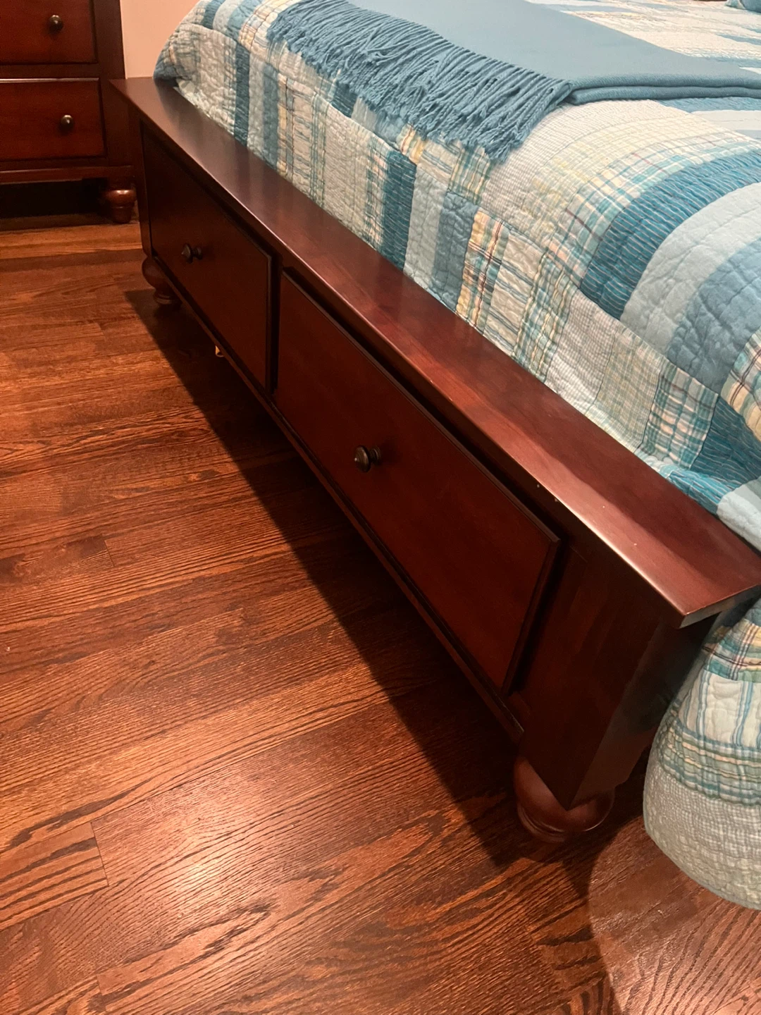 Cherrywood bedroom set. - photo 5