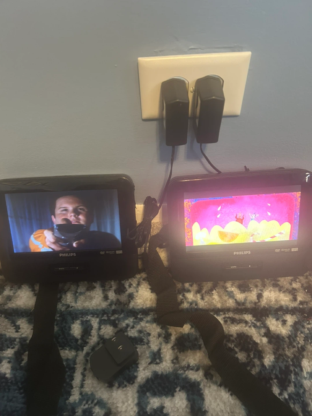 Philips Portable Dual Screen DVD Player