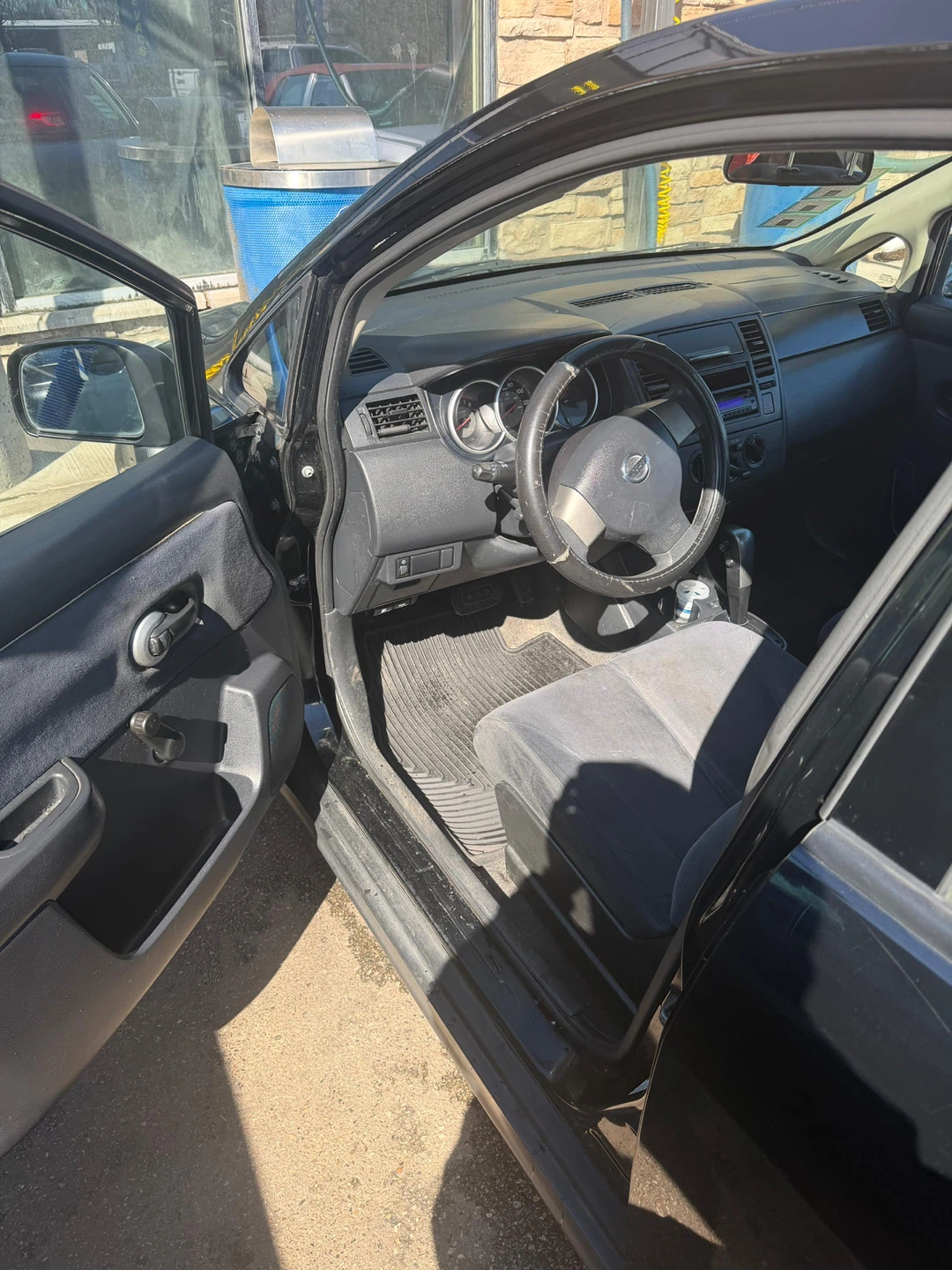 Black Nissan Versa Sedan - photo 5
