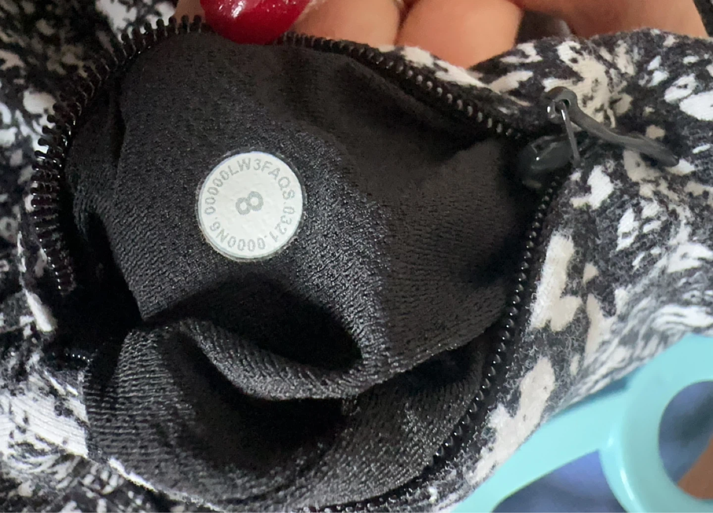 Lululemon Long Sleeve Athletic Top Size 8 Black Floral - photo 2