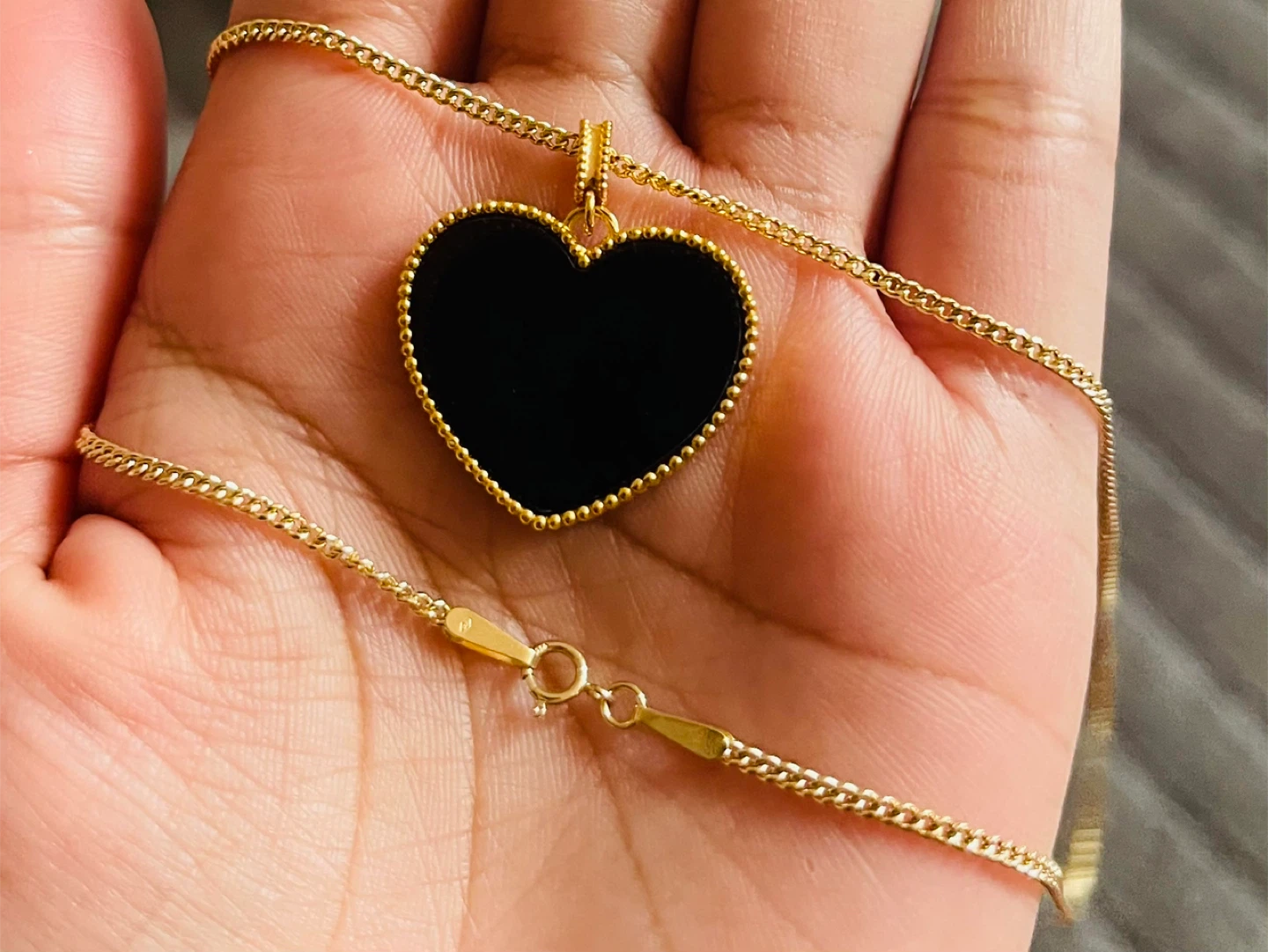 18KGold Chain Necklace with Onyx Heart Pendant - photo 2