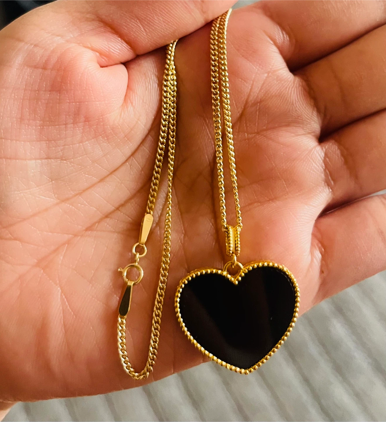 18KGold Chain Necklace with Onyx Heart Pendant