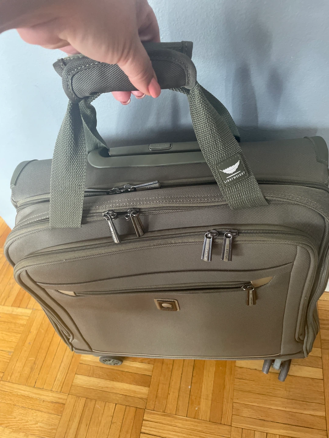 Delsey NEW Lightweight Spinner Suitcase - photo 4