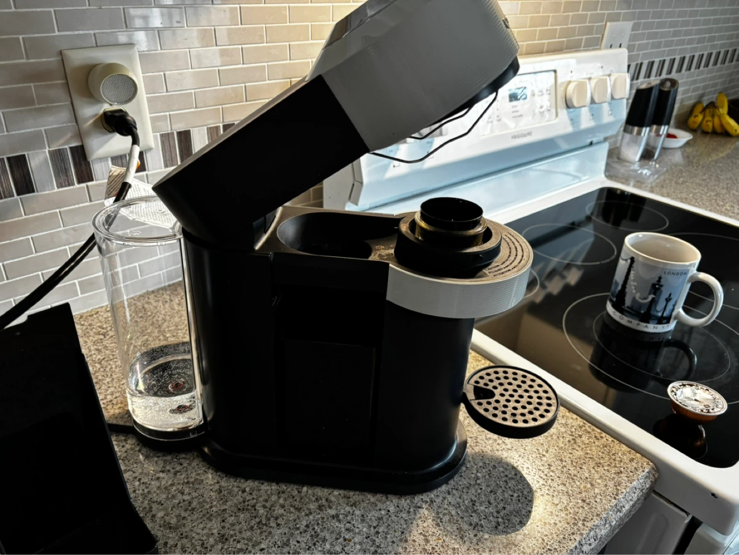 Nespresso Vertuo Coffee Machine - photo 4
