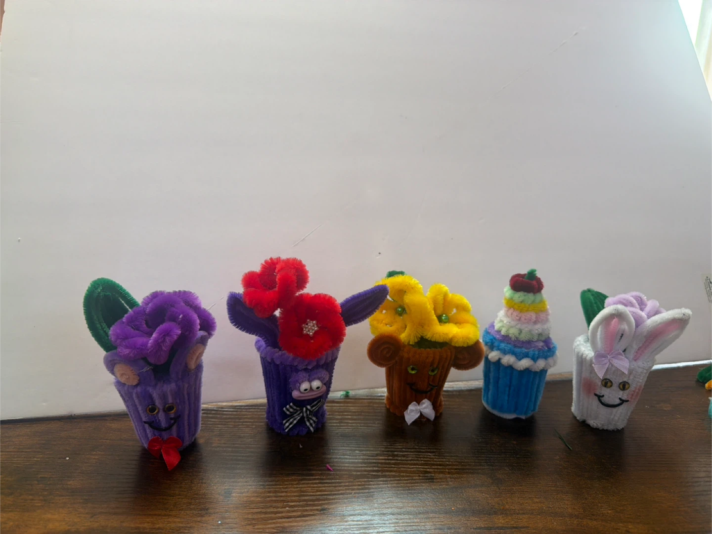 Handmade Pipe Cleaner Cups with Decorations - photo 2