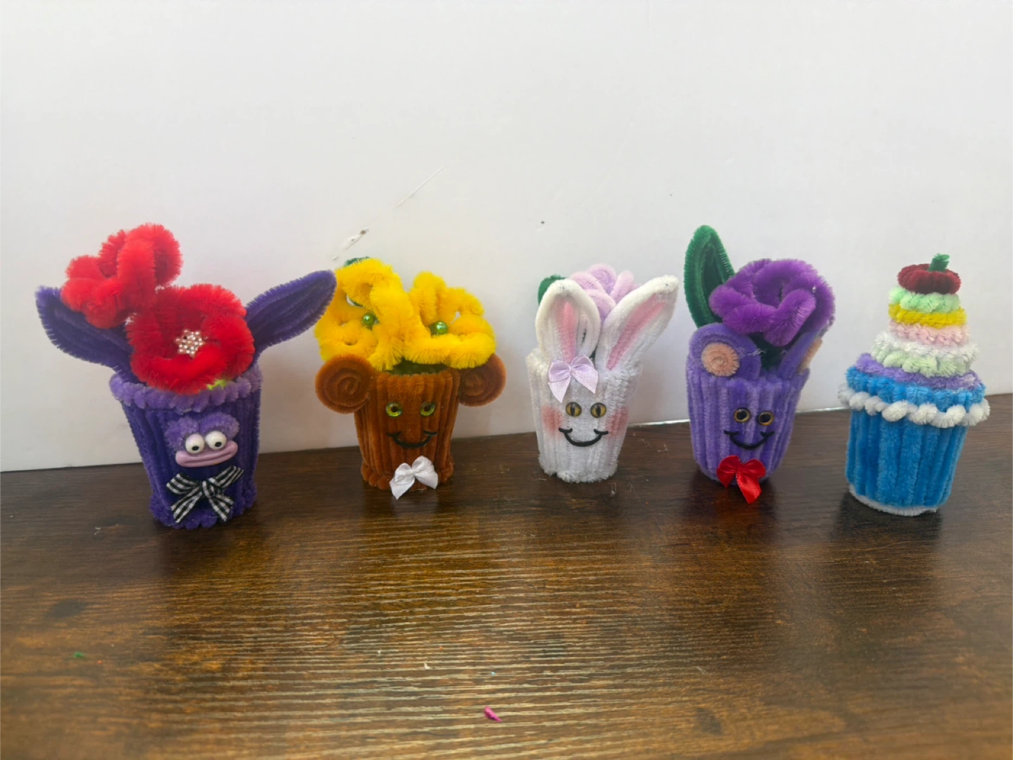 Handmade Pipe Cleaner Cups with Decorations - photo 3