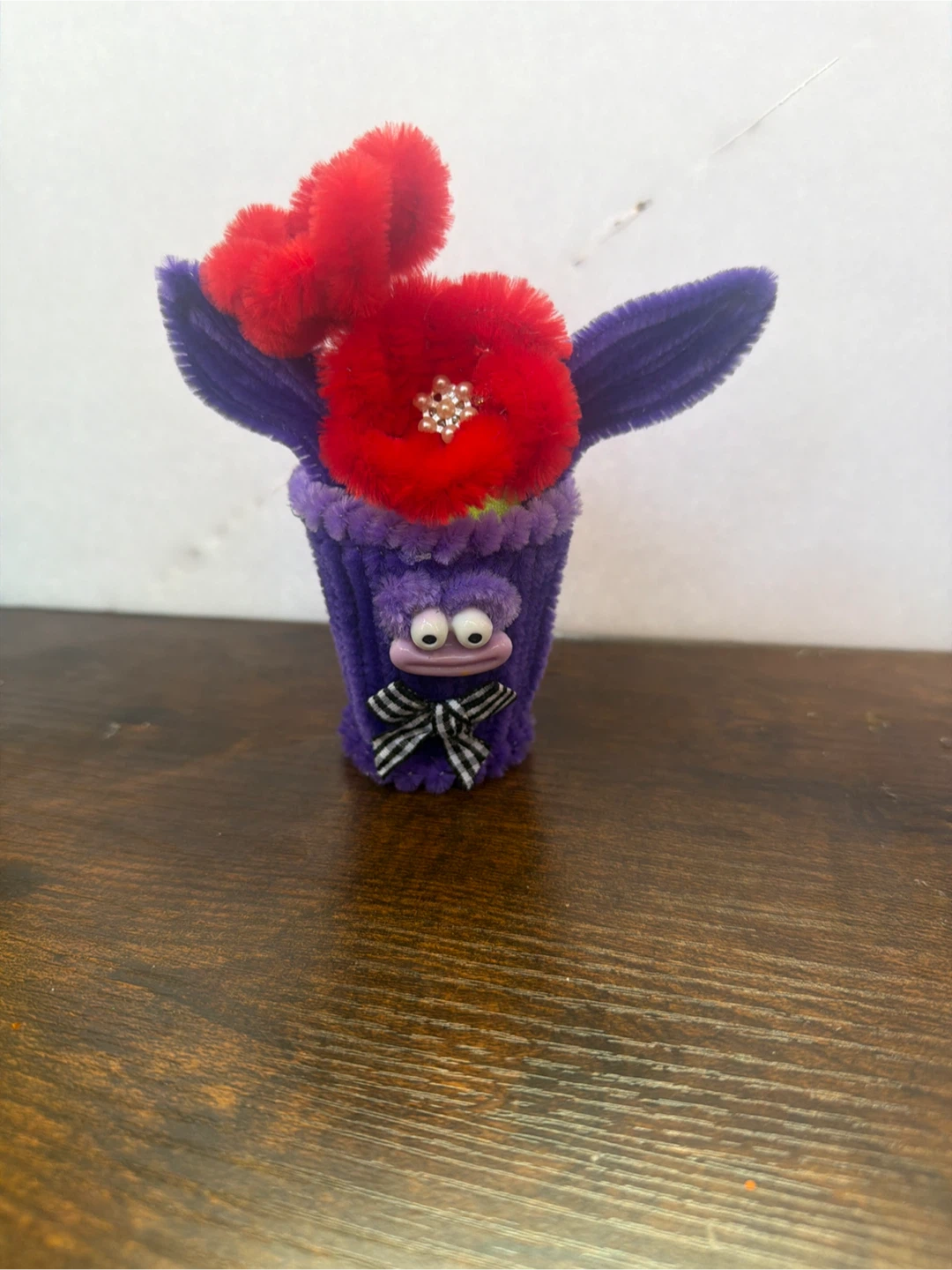 Handmade Pipe Cleaner Cups with Decorations - photo 4