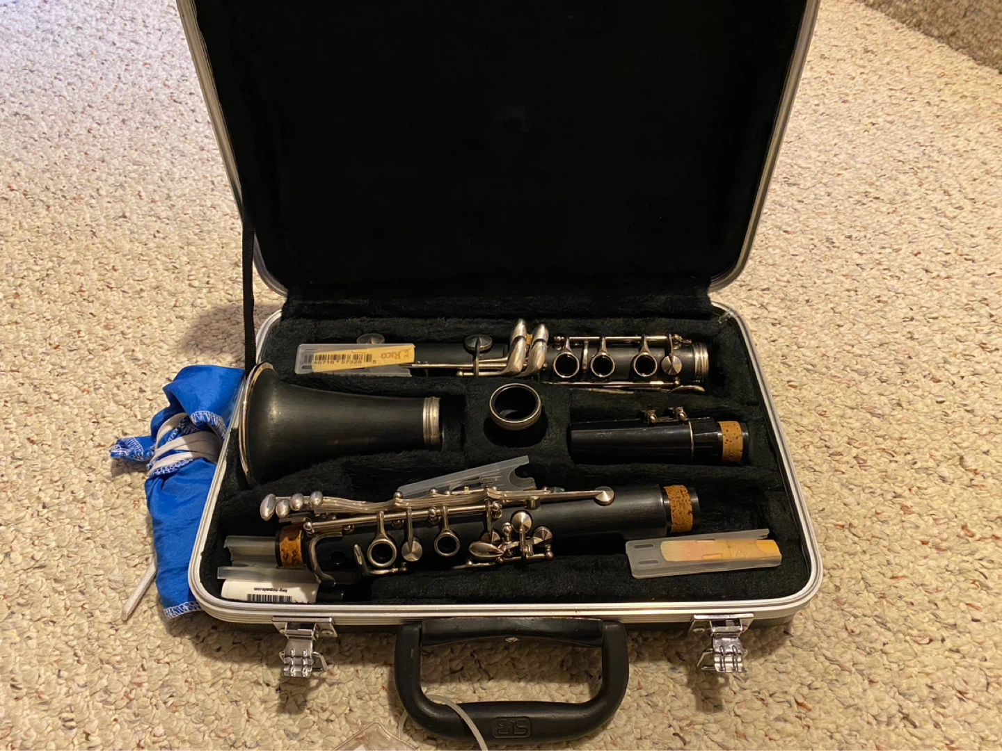Carlton Clarinet with Case - photo 3