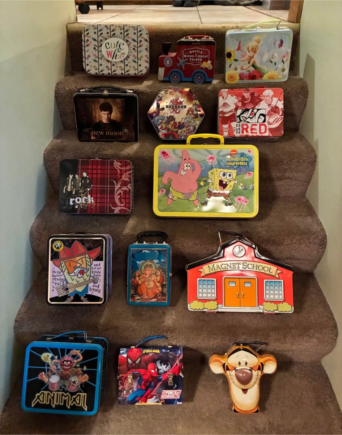 50 -Different Tin lunch boxes - photo 3