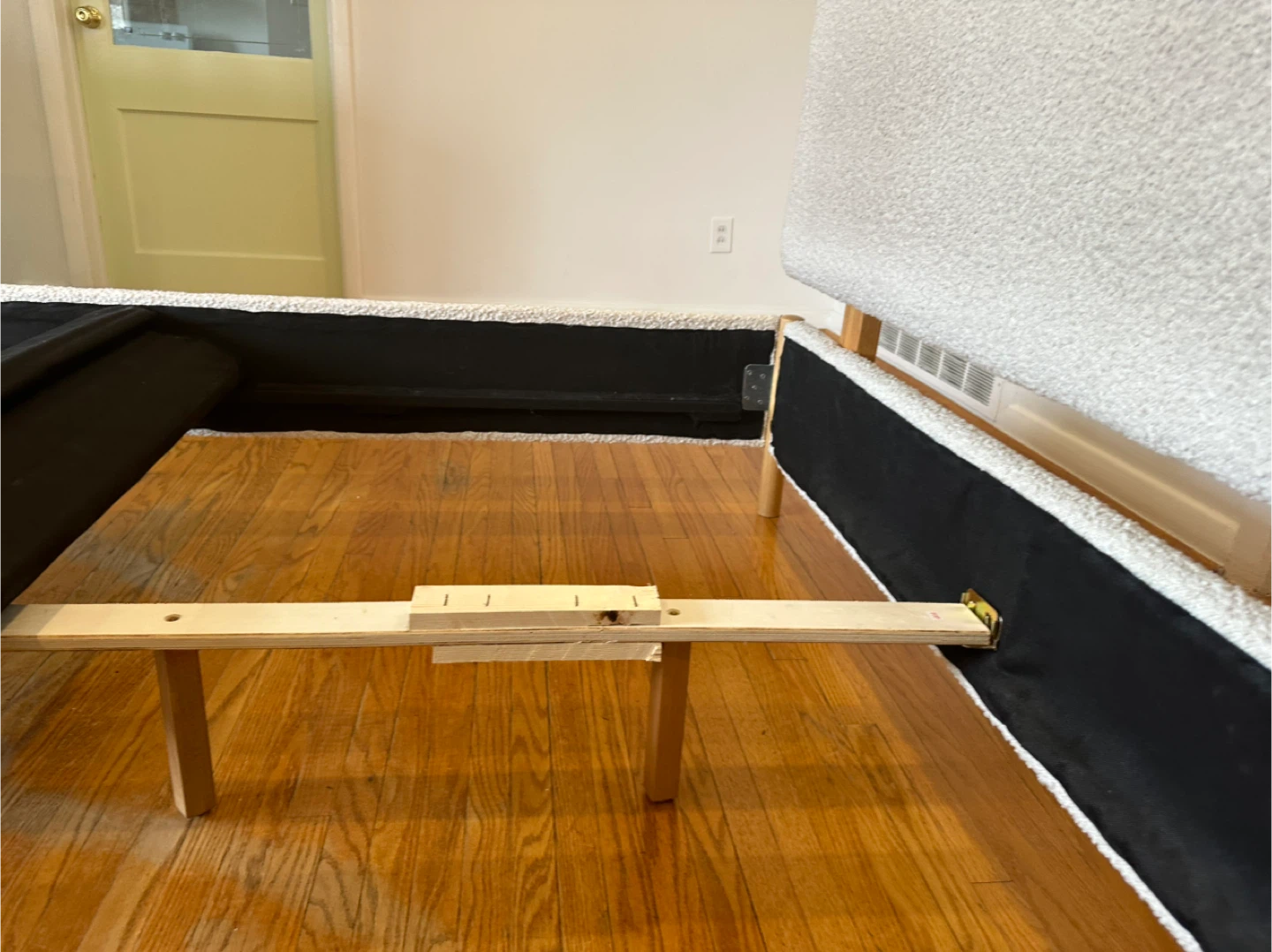 Queen size bed frame - photo 5