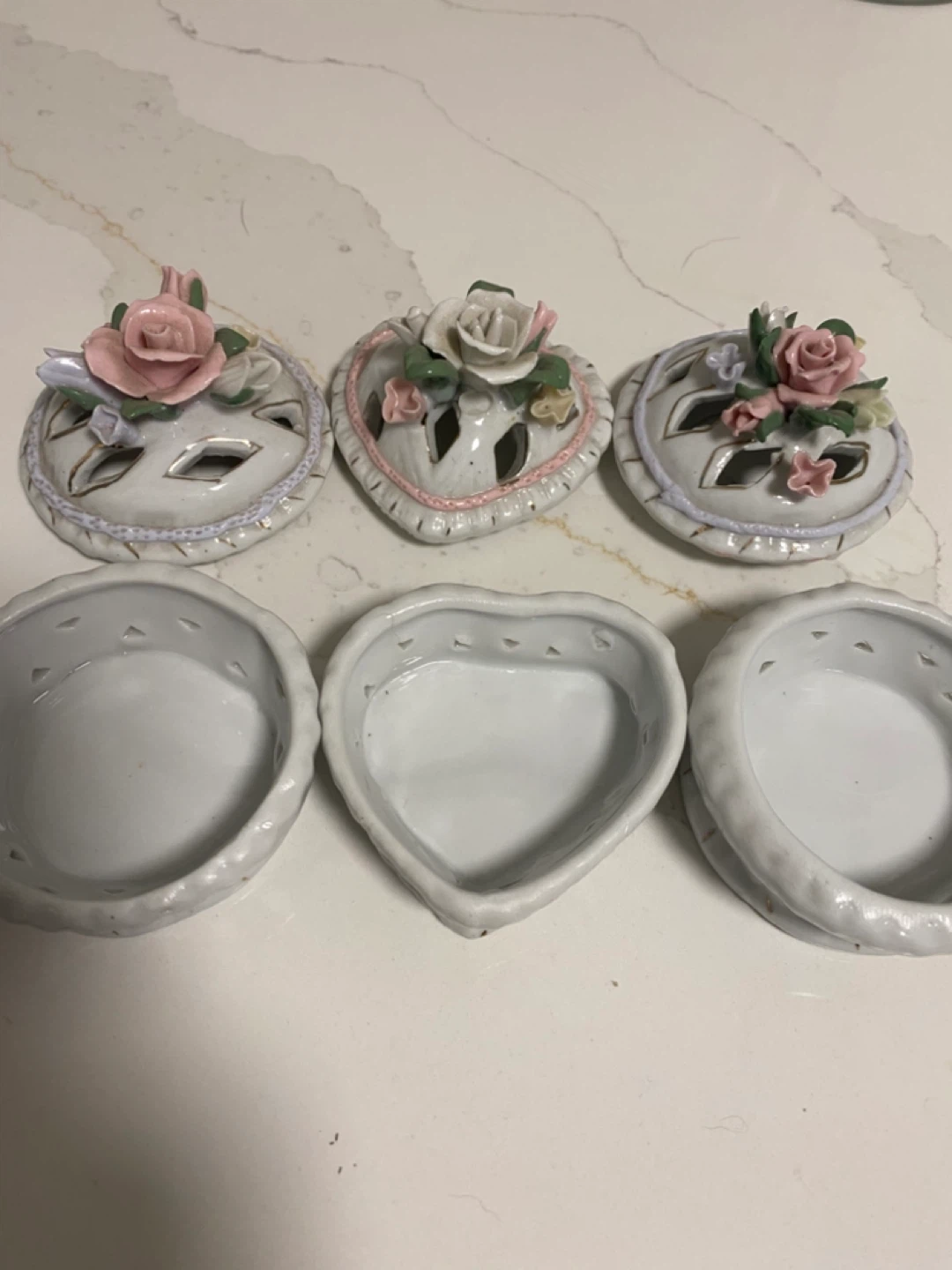 Set of 3 Ceramic Trinket Boxes - Heart and Round Floral Design - photo 2