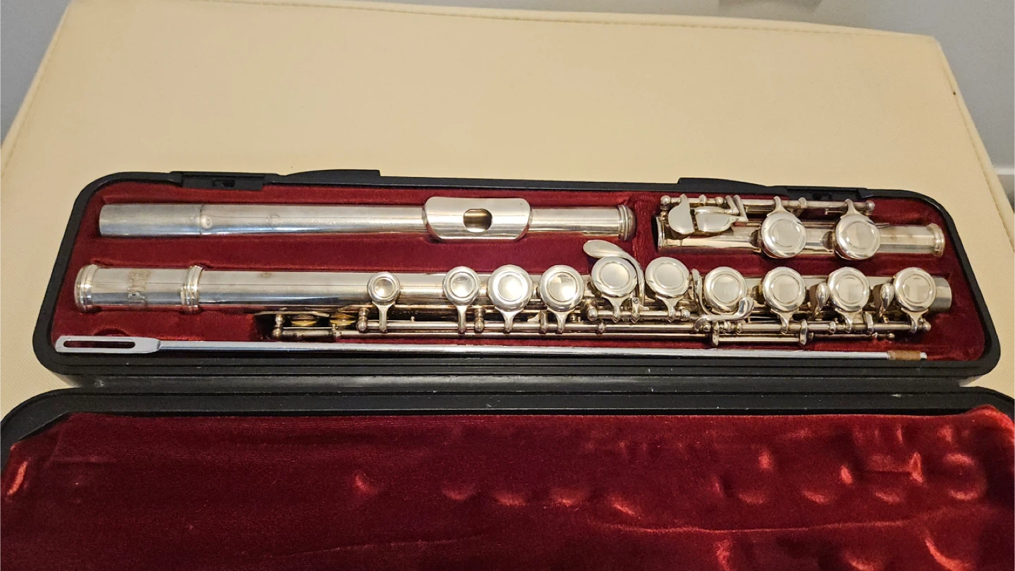 Yamaha Flute with Case - photo 2