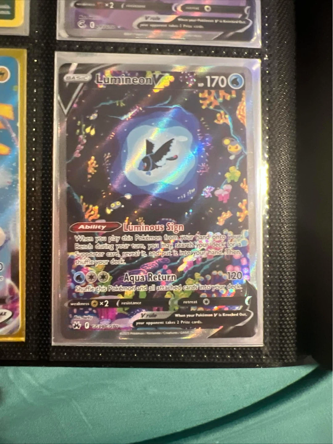 Selling Pokemon binders ⬇️⬇️⬇️⬇️