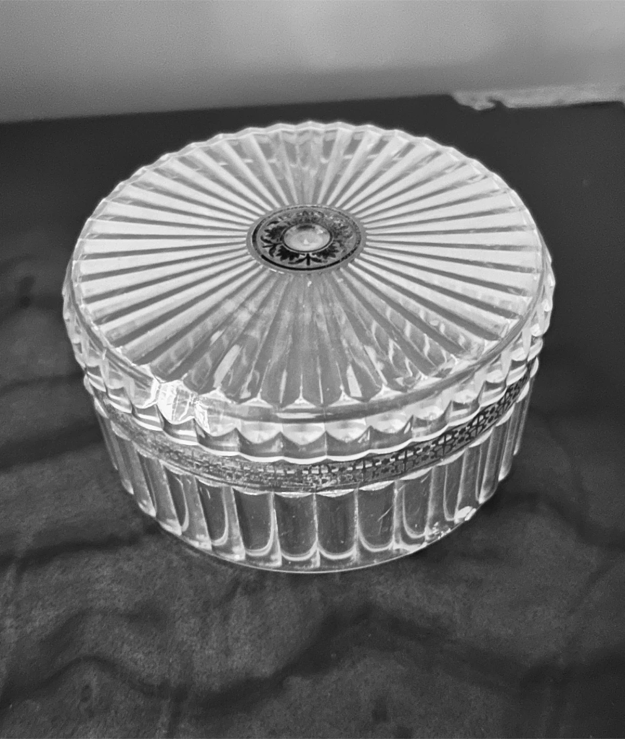 Vintage Jewel or powder Box with Ornate Lid - photo 2