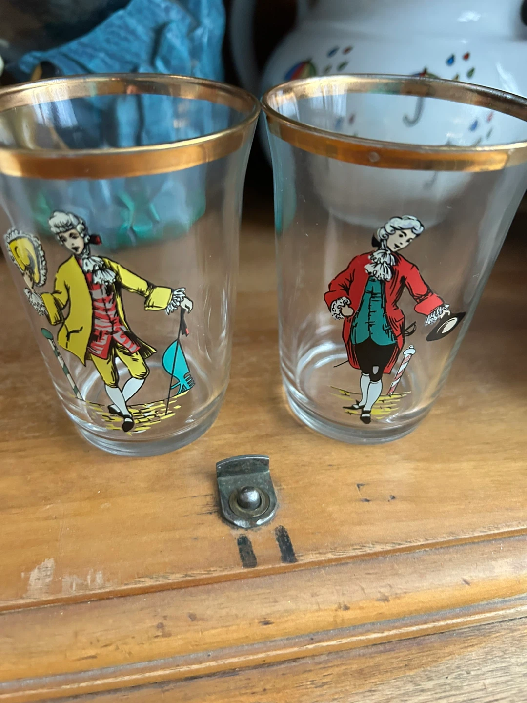 Set of 2 Vintage Shot Glasses with Colonial Figures