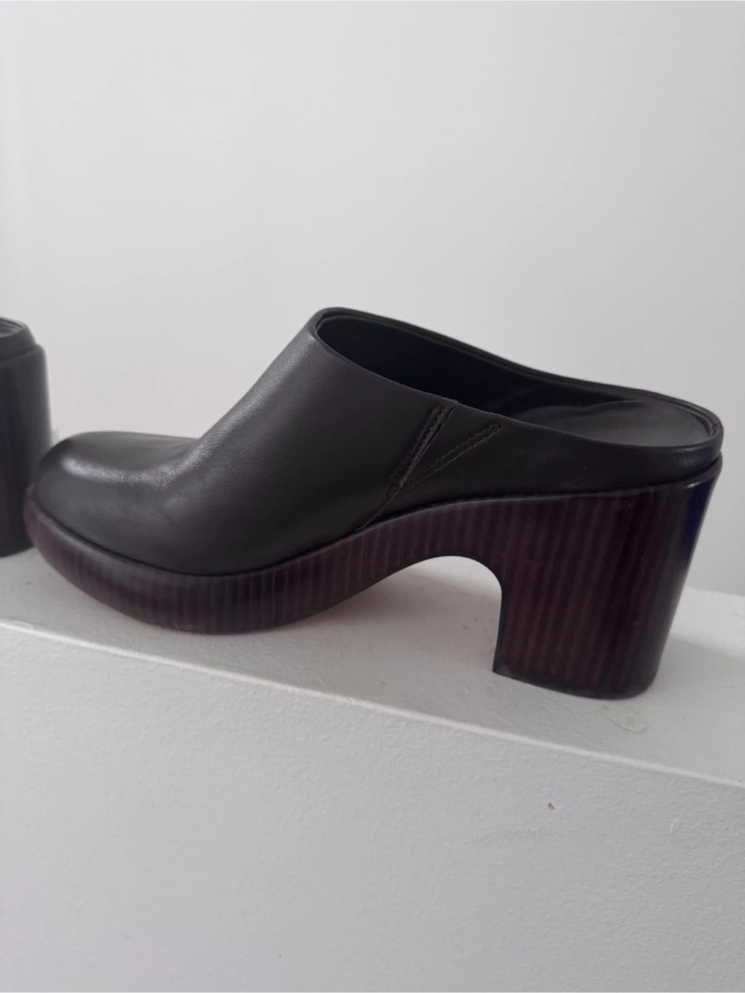Vince Women's Brown Leather Clogs Heels Size 8 - photo 2