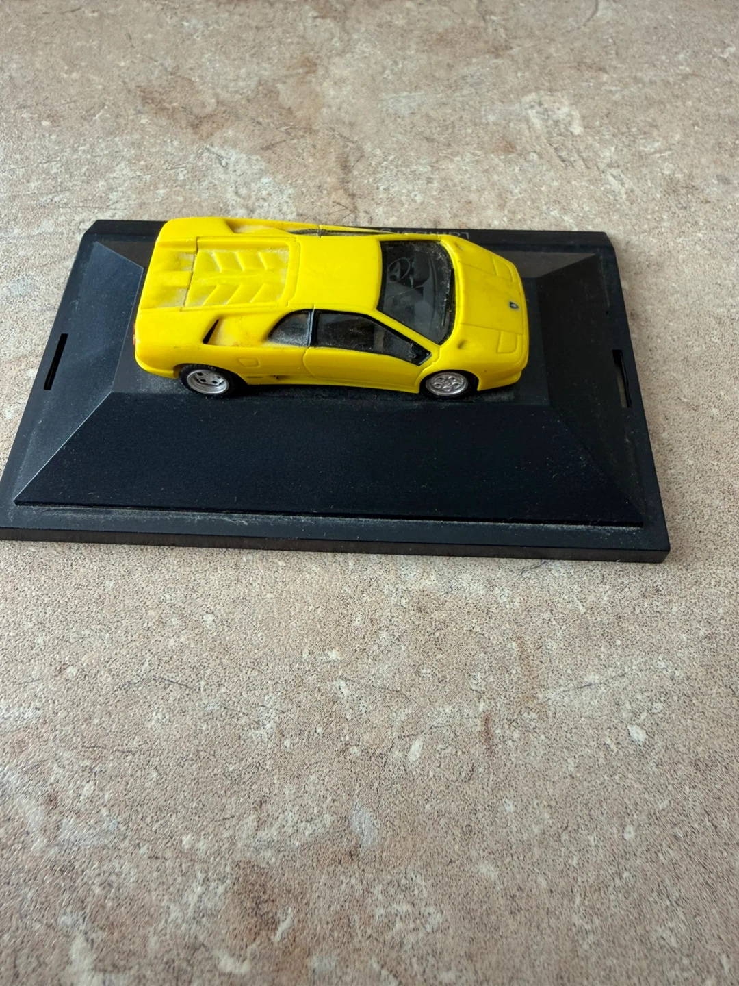 Yellow Lamborghini Diablo VT Model Car - photo 2