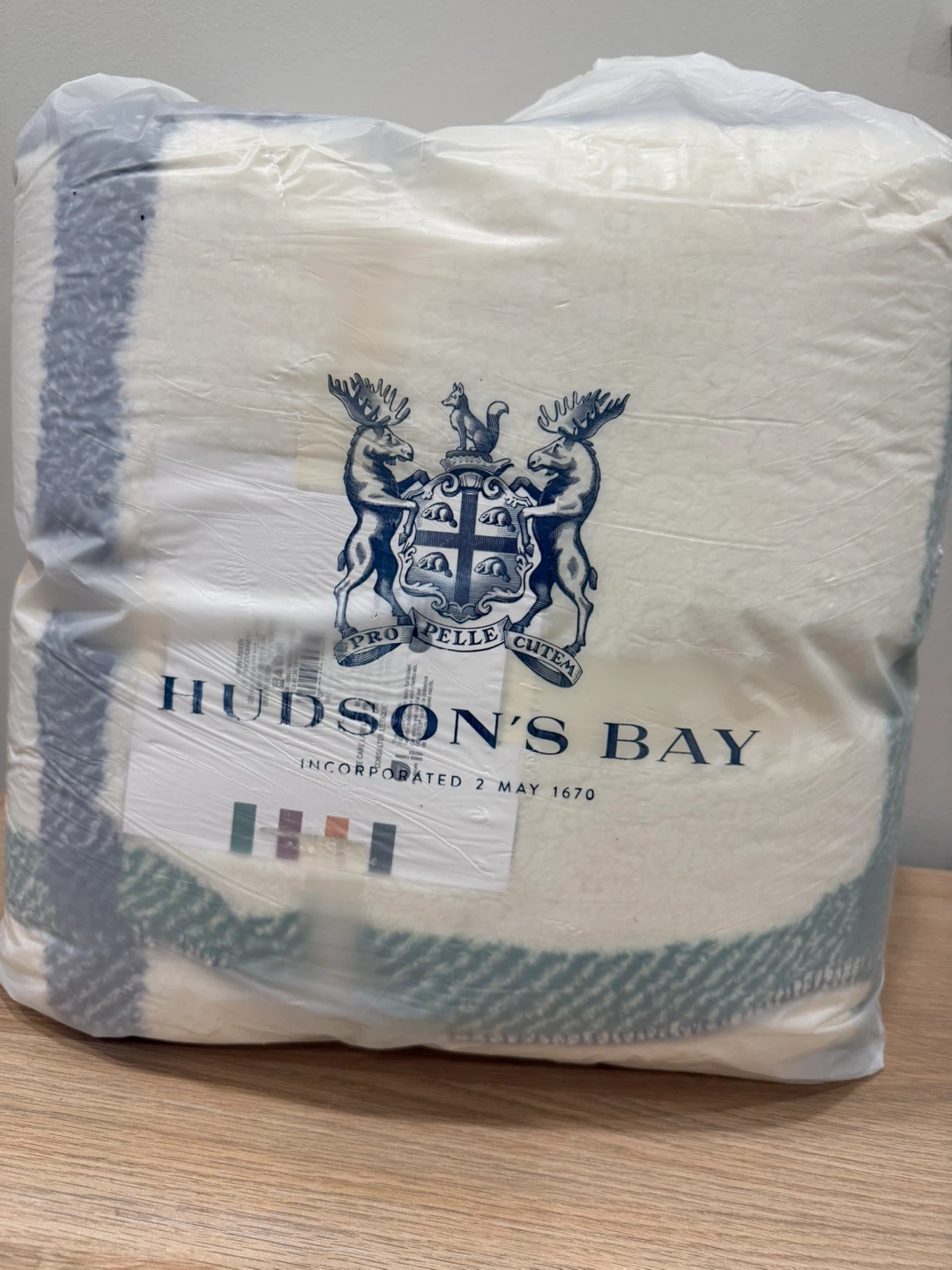 Hudson's Bay Queen size Double Layer Plush Sherpa Blanket - photo 3