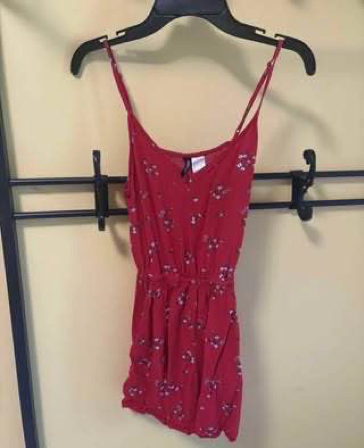 2 dresses & 2 rompers (Small) (Barely worn)(All for $5) - photo 4