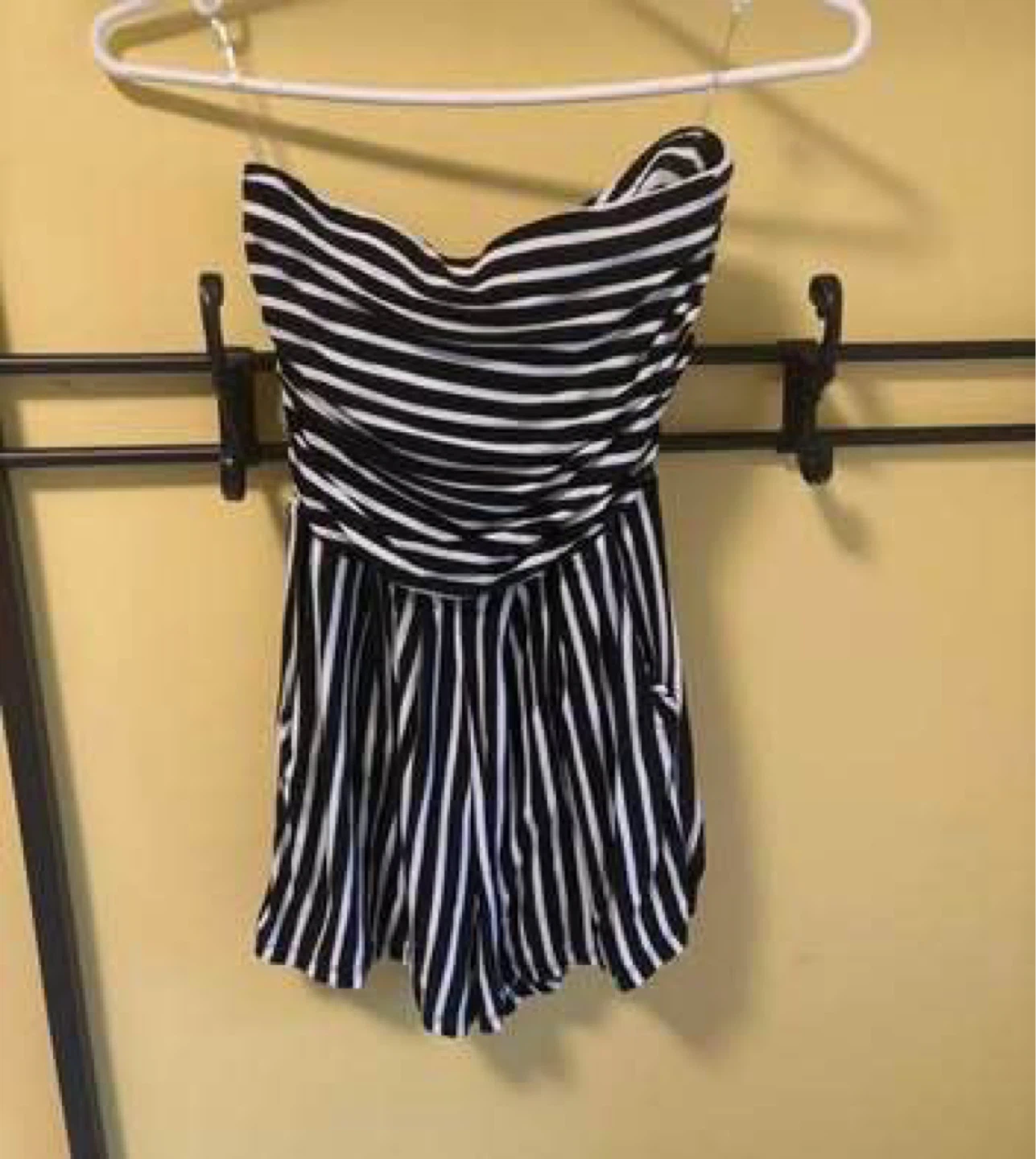 2 dresses & 2 rompers (Small) (Barely worn)(All for $5) - photo 5
