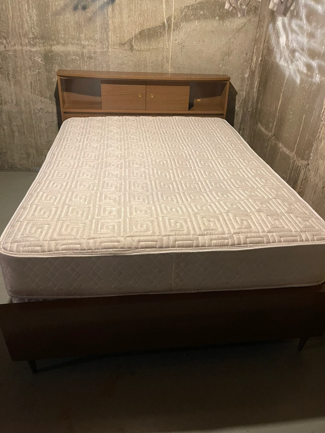 Vintage Brown Headboard double bed with Storage - photo 2