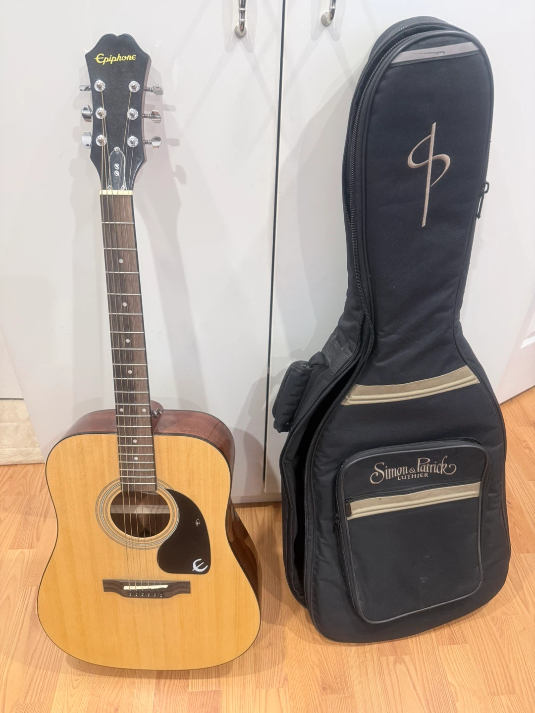 Epiphone Acoustic Guitar with Simon & Patrick Gig Bag