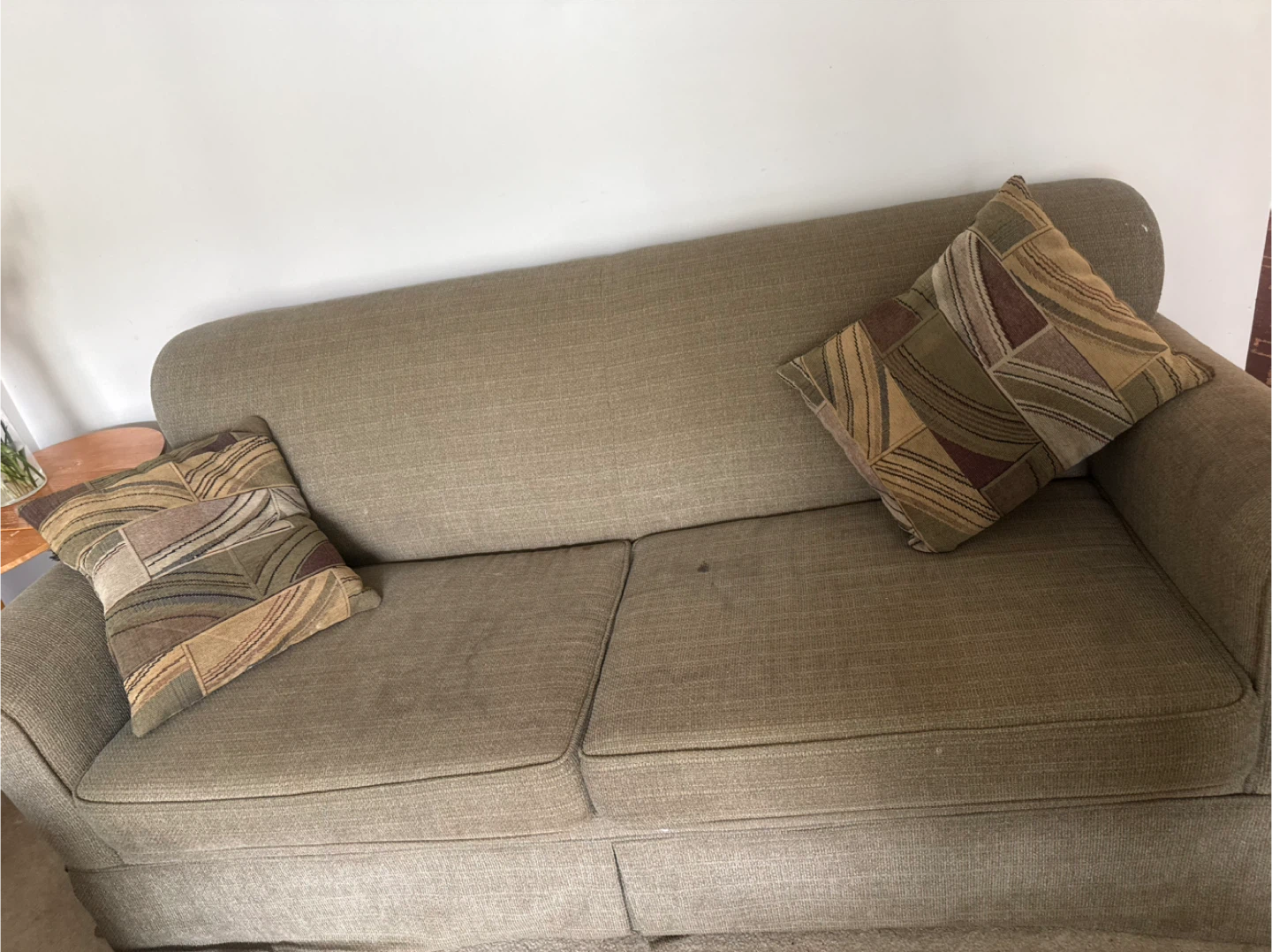 2-Seater Sofa with Pillows - photo 2