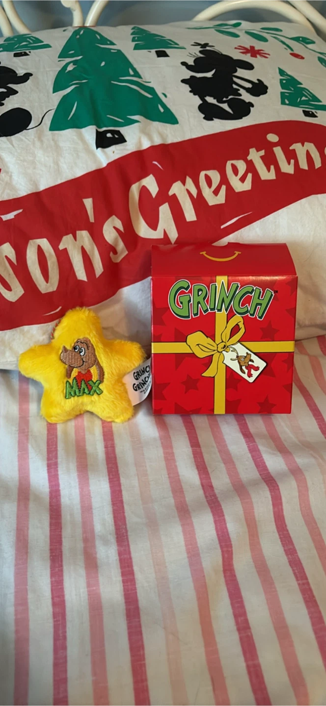The Grinch Max Plush Toy and Gift Box Set