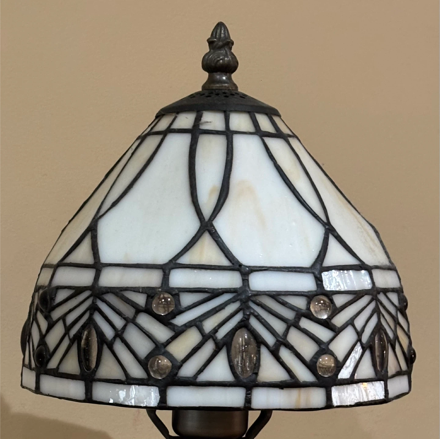 Pair of Tiffany Style Stained Glass Table Lamps - photo 2
