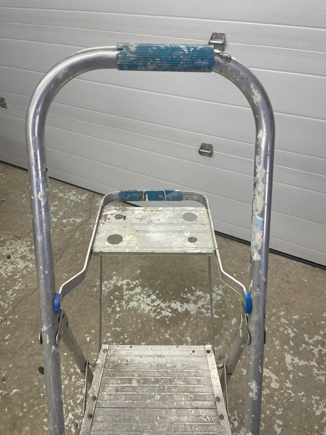 Aluminum Step Stool Ladder - photo 3