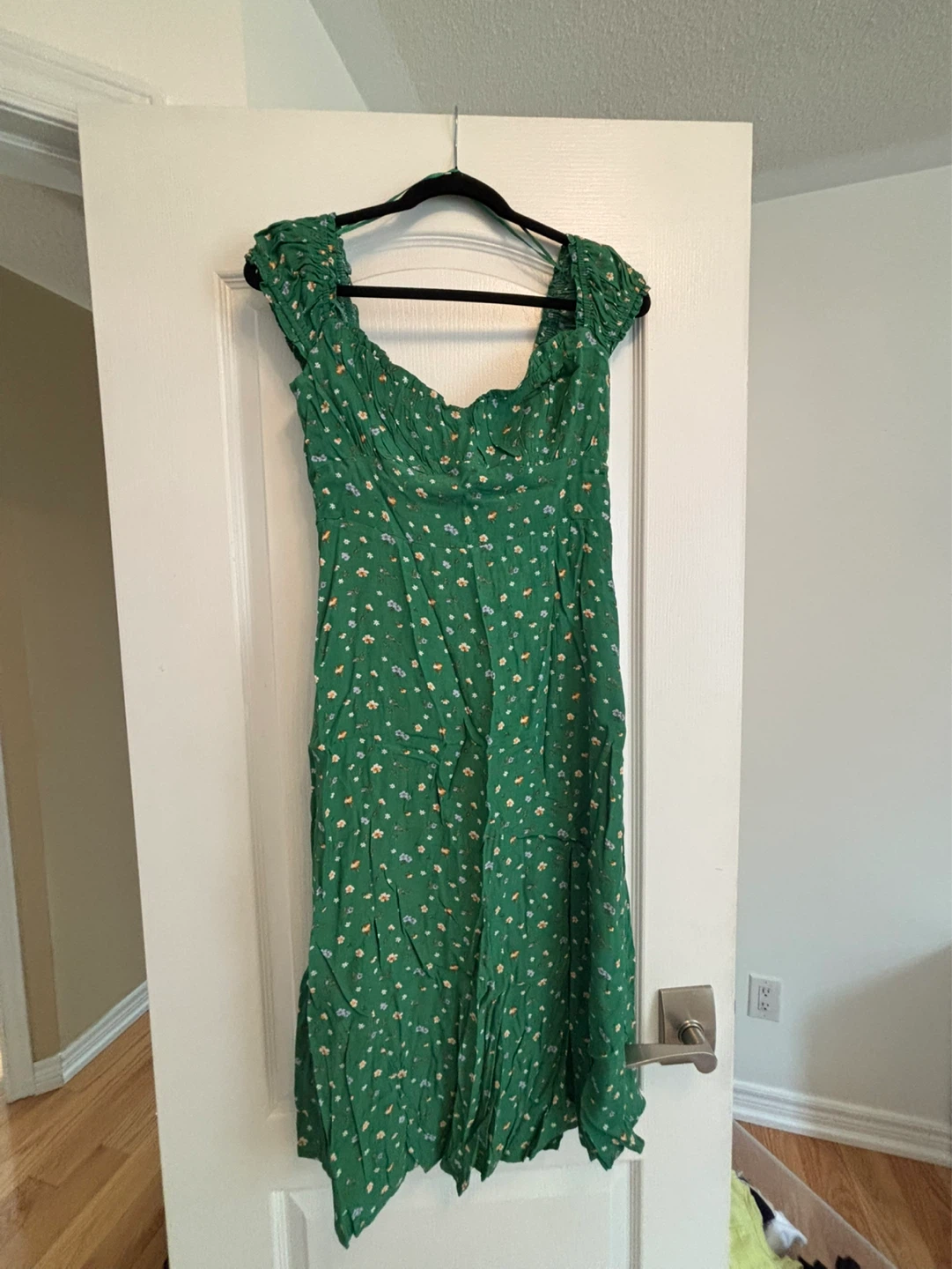 ASTR the Label Green Floral Midi Dress - Size M