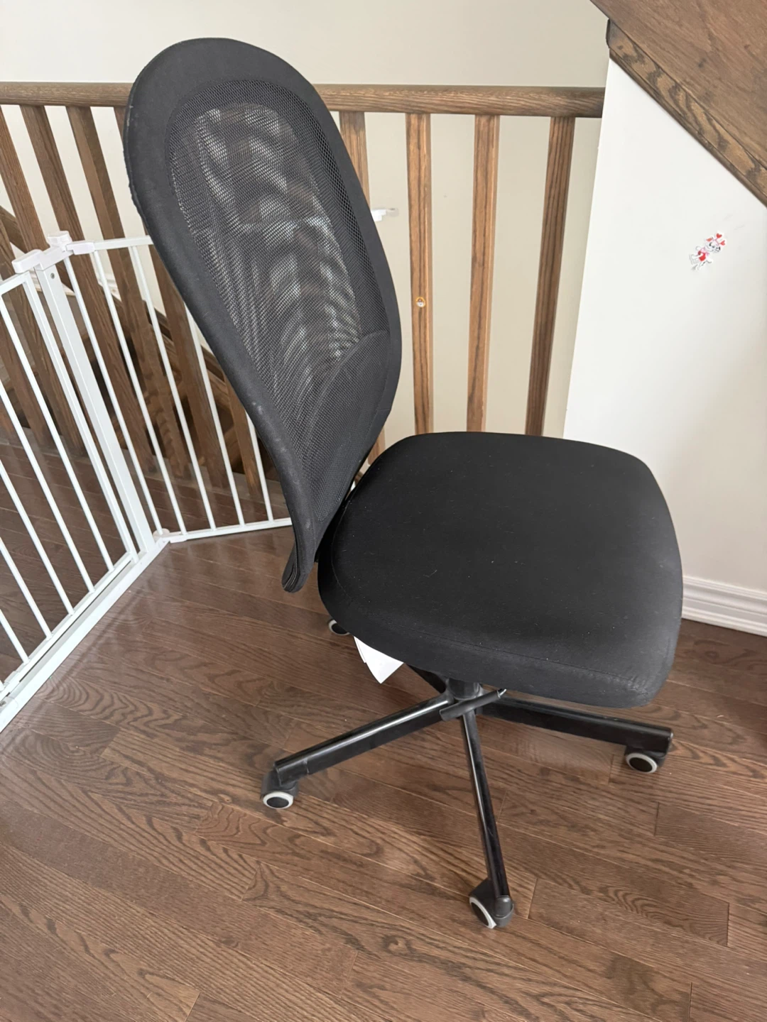 Black Mesh Office Chair - photo 2