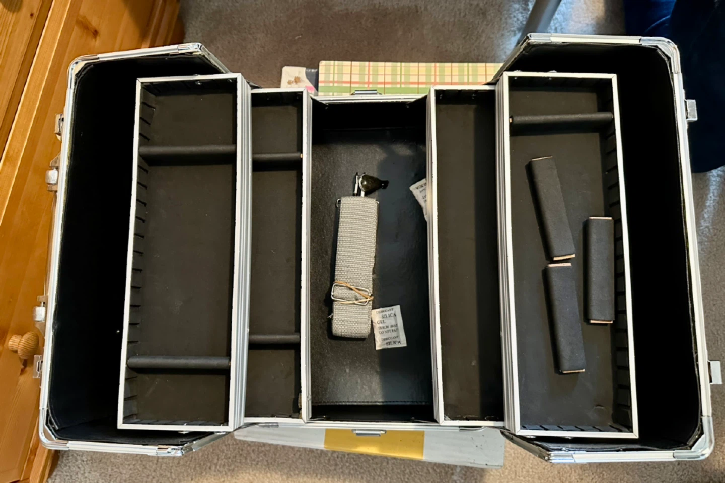 Silver Aluminum Makeup Train Case with Compartments - photo 3