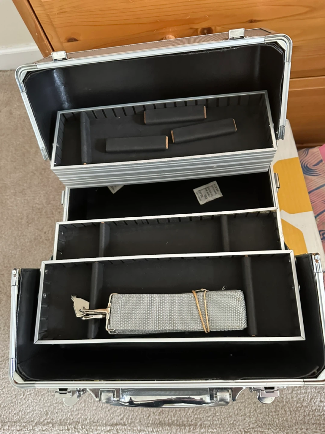 Silver Aluminum Makeup Train Case with Compartments - photo 4