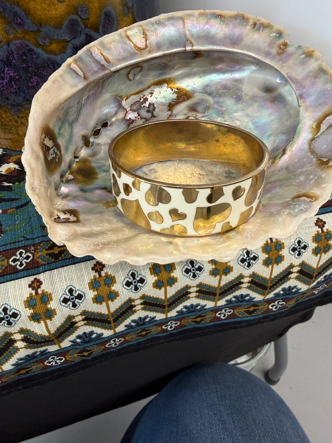 White and Gold Heart Patterned Bangle