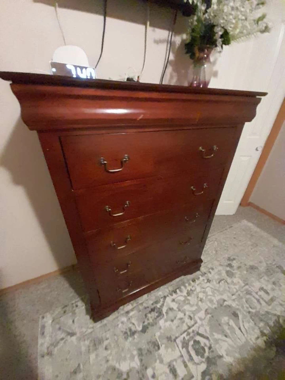 Good condition room bed with 5 more pieces - photo 2
