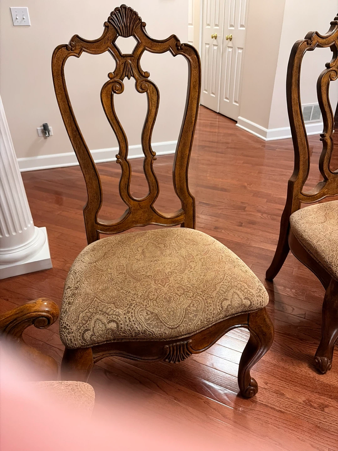 Ornate Wooden Dining Chairs 🥕 - photo 3