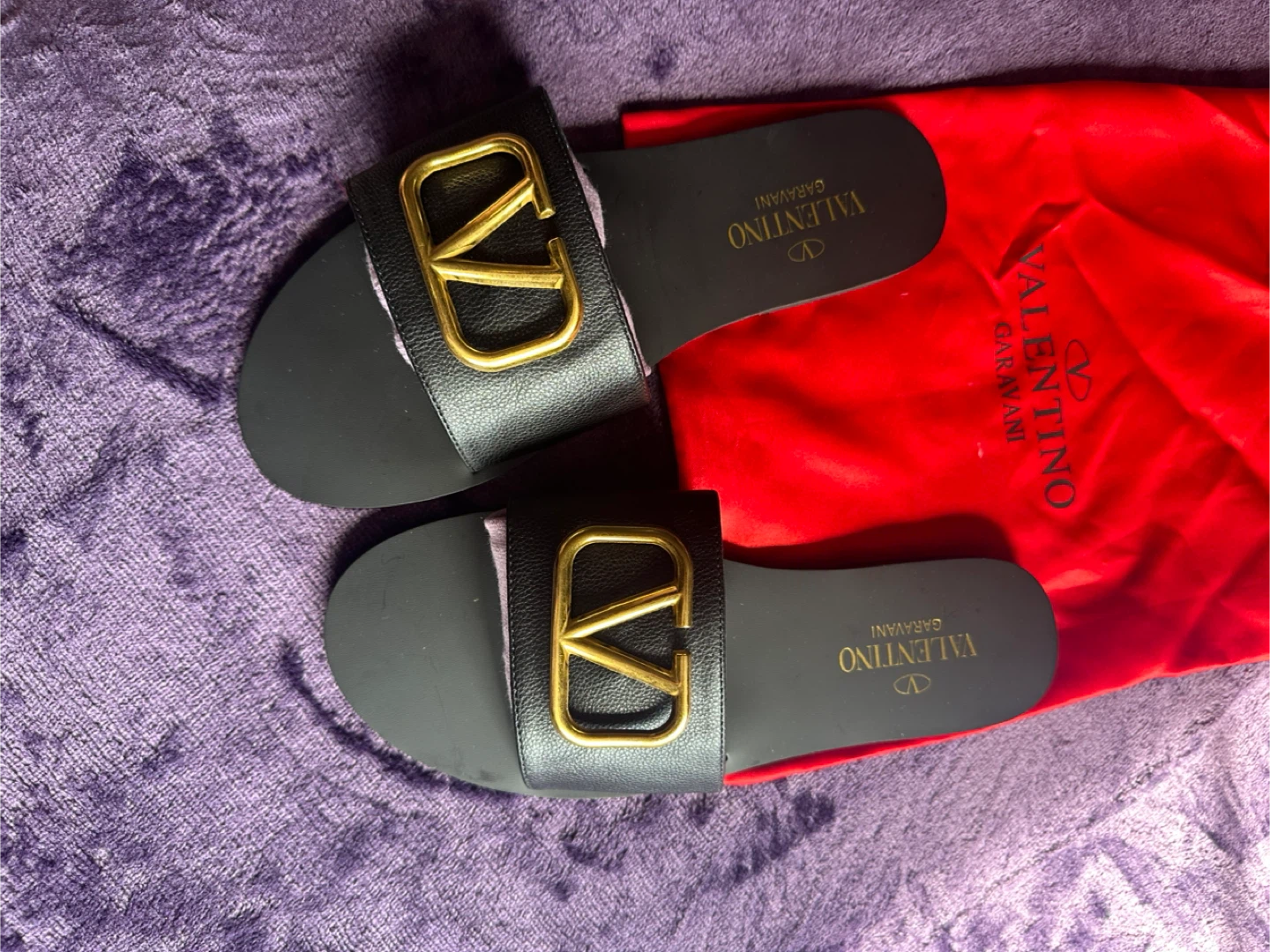 Valentino Garavani Black Leather VLOGO Sandals - photo 2