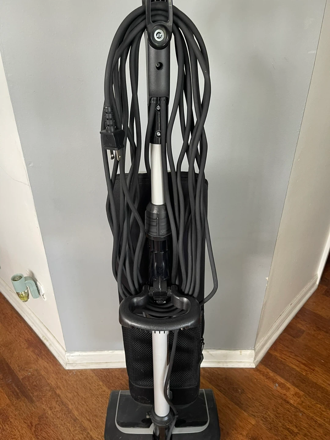 Oreck Upright Vacuum Cleaner - photo 5