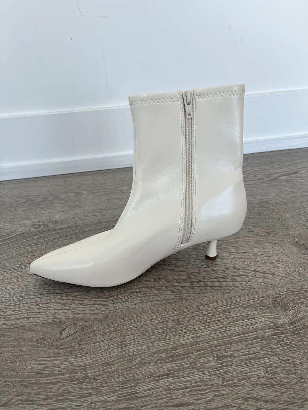 White Boots - photo 2