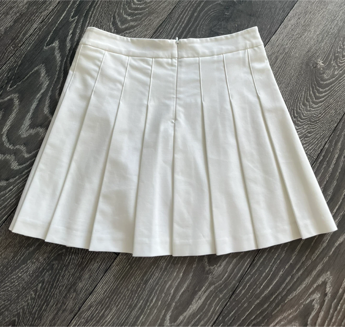 Aritzia Sunday Best White Pleated Skirt Size 4 - photo 2
