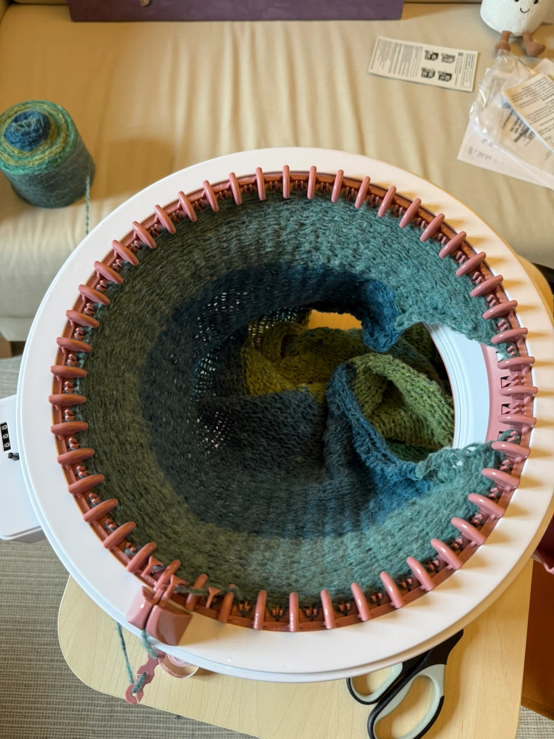 SENTRO 48 Needles Knitting Machine - photo 3