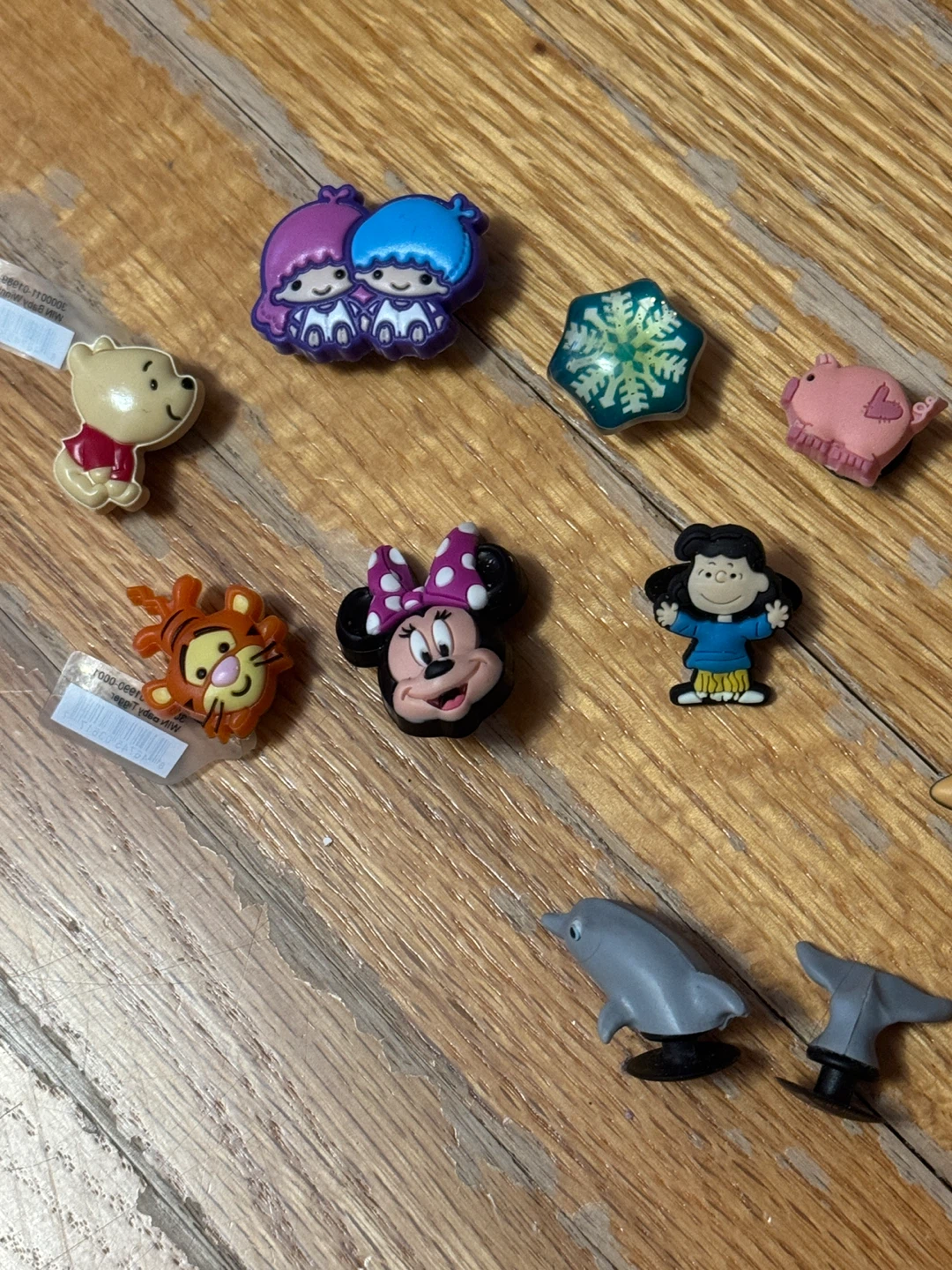 Assorted Jibbitz charms - photo 3