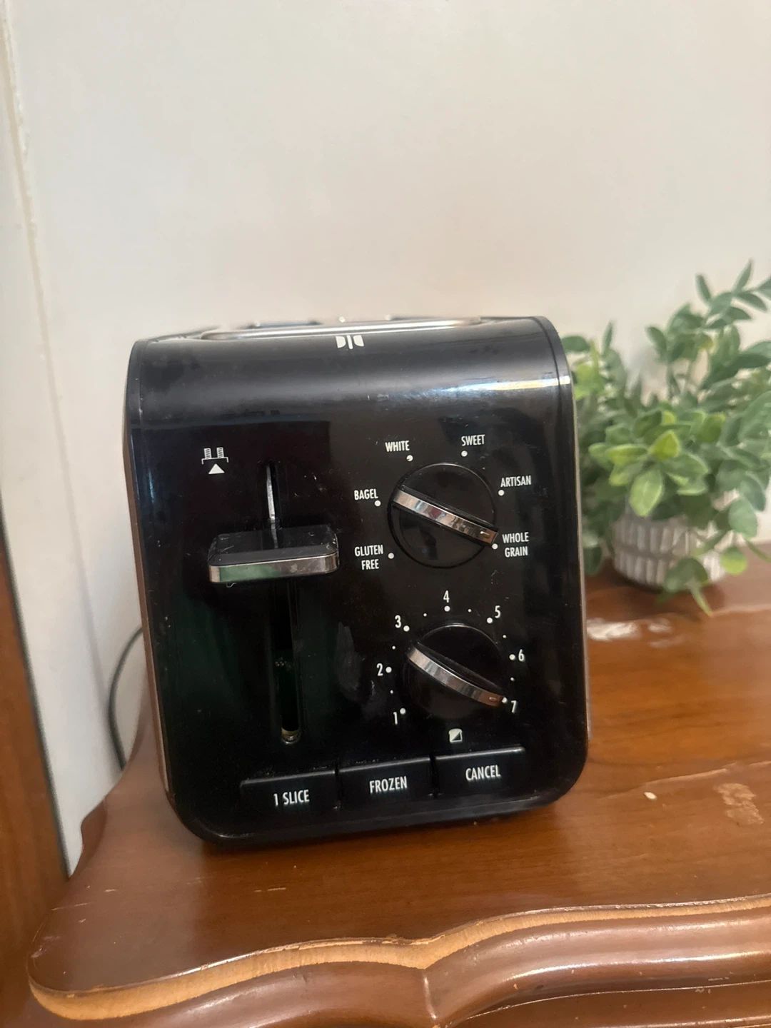 Black 2-Slice Toaster